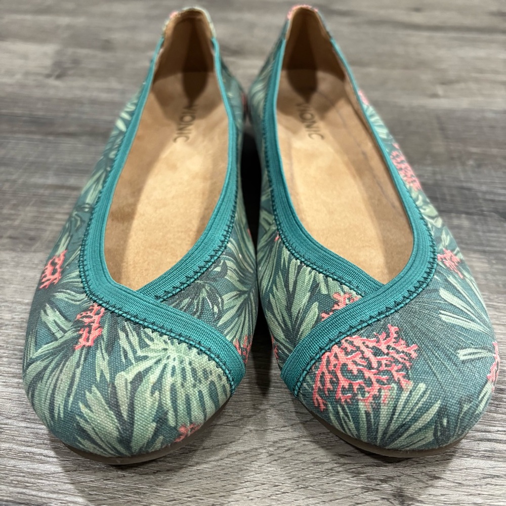 Rare Vionic Display Carrol Flats “Tropical Print”, size 7, GUC - Picture 6 of 11
